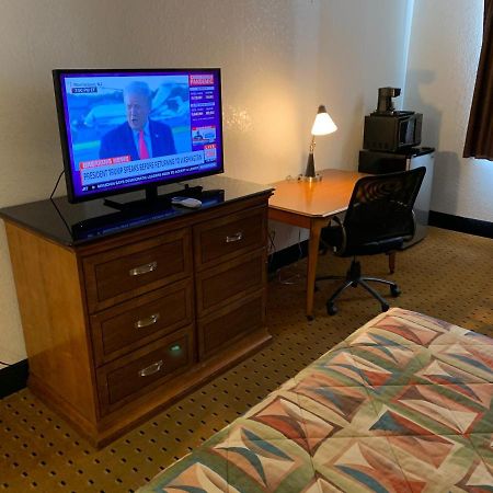 Brentwood Inn & Suites Hobbs Exteriör bild